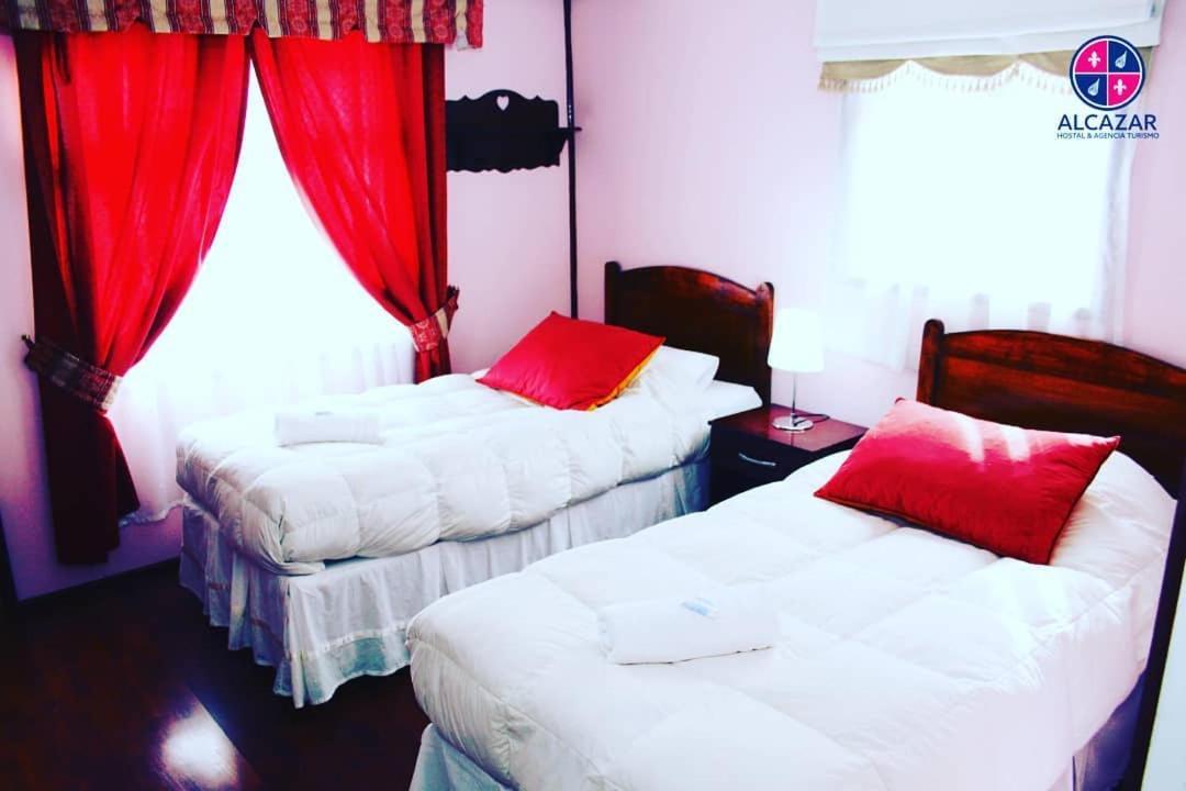 Hostal Alcazar Пуерто-Наталес Екстер'єр фото